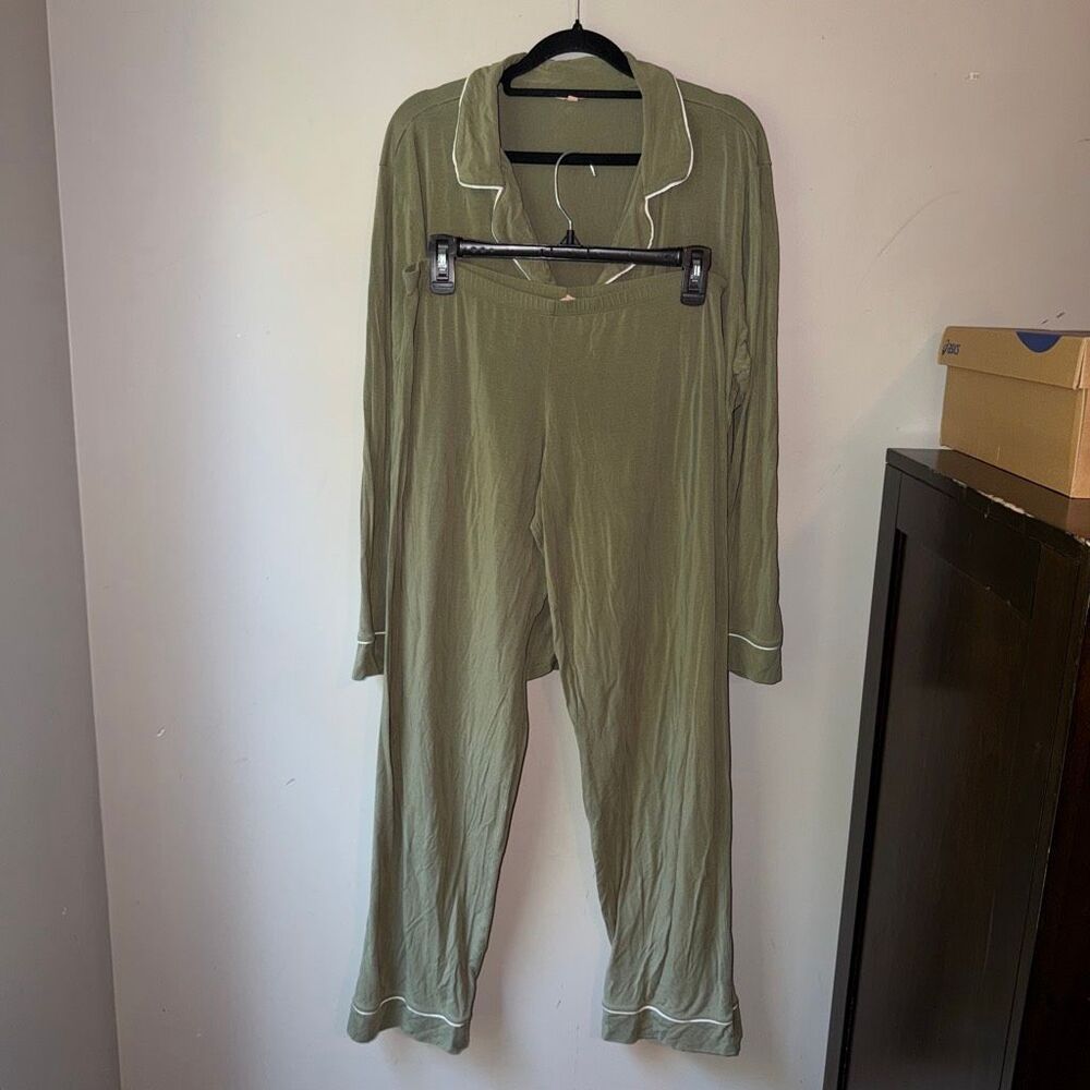 Eberjey Gisele long sleeve pajama set desert sage/ivory medoum - Picture 2 of 9